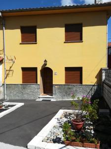 Vivienda Vacacional Alba Marinas - 3hvězdičkové hotely ve městě Pravia