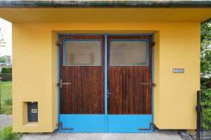 Garsonka u pivovaru, centrum Rožnov