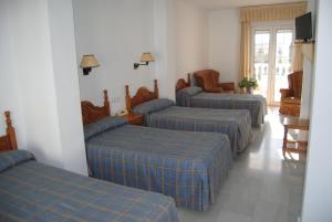 Quadruple Room room in Hotel Mirasol