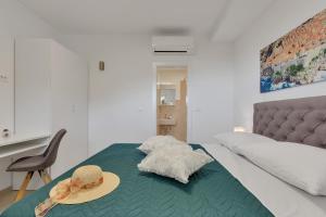 Apartments for families with children Podgora, Makarska - 11938