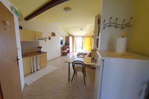 Apartments by the sea Murter - 22397