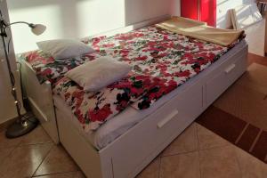 Apartments by the sea Murter - 22397