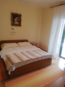 Apartments with parking space Smrdelje, Krka - 23078