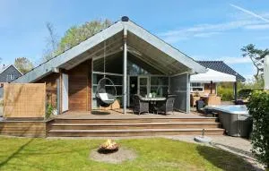 Stunning Home In Gilleleje With Sauna - Hulerød