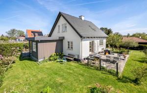 2 Bedroom Pet Friendly Home In Hornbæk - 5hvězdičkové hotely ve městě Hornbaek