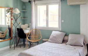 Maisons de vacances Gorgeous Home In Villelongue-De-La-S : photos des chambres