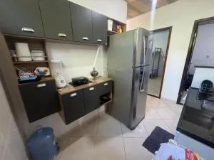 hospedagemsaopedro apartamento com garagem a 13 km de Cabo frio 22 km de arraial do cabo - 圣佩德罗-达阿尔德亚