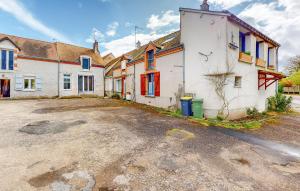 Amazing Home In Saint-Laurent-Nouan