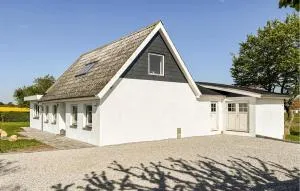 3 Bedroom Beautiful Home In Nordborg - Torp