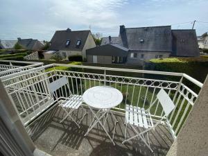 Appartement au calme avec WIFI, balcon, parking au centre de Perros-Guirec, à 500m des commerces - FR-1-368-420