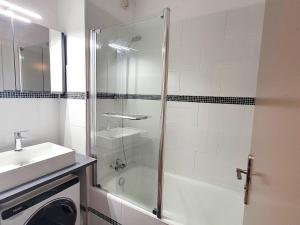 Grand studio rénové, confort moderne, balcon sud, proche ski et randonnées - FR-1-393-172