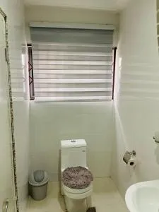 Luxury Townhome in Oyarifa - Aiyimensa