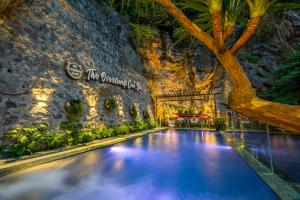 The Oversleep Catba Hostel & Pool Bar