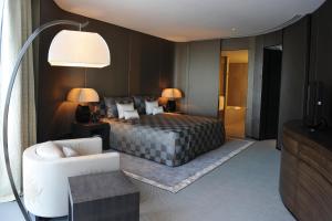 Armani Hotel Dubai, Burj Khalifa