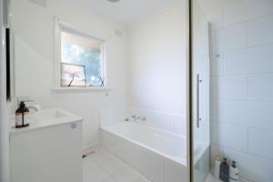 Doncaster East Garden 2br House Parking