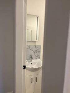 Deerpark semi sleeps 8 with sofa bed