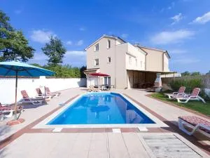 Villa August M Comfortable holiday residence - Žagrići