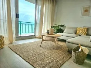 Un balcón sobre el mar - 阿罗萨新镇