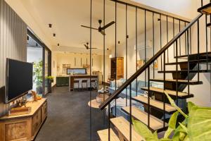 The Hanging Villa - A Luxury Pool Villa in Jaipur