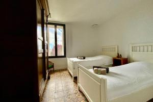 Maisons de vacances The winegrower- Swimming pool bowling alley and air conditioning ! : photos des chambres