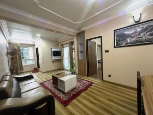 House of Forrest, Service Apartments