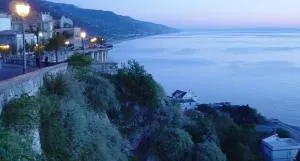 Uno Spettacolo Della Natura, Modern Style - San Lucido