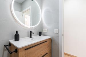 Pureza Triana by TheGoodTourist