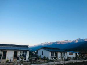 Bir Valley Retreat