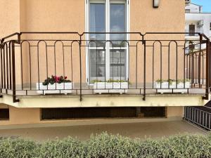 Holidaycasa Antony - Ampio terrazo a 300 mt dal mare