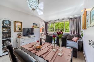 Beautiful appartment with garden and terrace