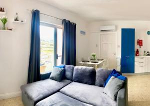 Cosy Seaside 1BR Apartment, AC, Open Views