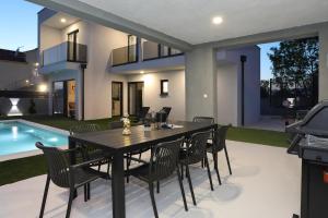 Villa Cvit Mediterana with heated pool