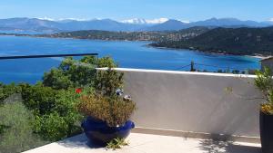 loft de standing 150 m2 vue mer,de 2 à 6 pers à Mare e Sole Plage dargent Verghia