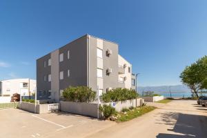 Sea front apartment Dani with private terrace and private garden - by TA Leut Agency