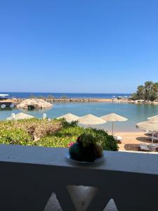 Private one-unit in Domina coral bay Beach and lake direct view 3