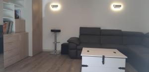 Meublé 2P 40 m2 dans villa avec piscine à Vallauris, 4 km de la mer