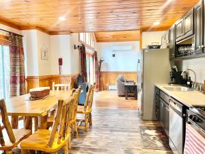 ADK Cabin with Hot Tub, Near Whiteface, Lake Placid, Fire Pit, Game Rm