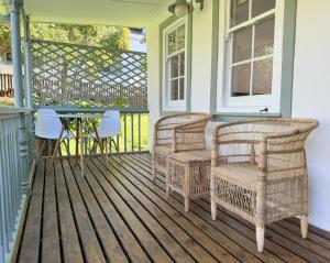 Cute one bedroom garden cottage - Wonderful views, Vineyard access, tranquil garden