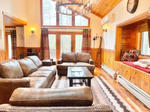 ADK Cabin with Hot Tub, Near Whiteface, Lake Placid, Fire Pit, Game Rm