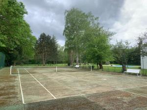 Appartements Appartement familial au bord de la Marne, jardin tropical , piscine, tennis, terrasse, parking gratuit proche Disneyland : photos des chambres
