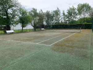 Appartements Appartement familial au bord de la Marne, jardin tropical , piscine, tennis, terrasse, parking gratuit proche Disneyland : photos des chambres