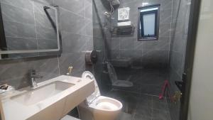Phòng Deluxe Có 2 Giường Cỡ Queen (Deluxe Queen Room with Two Queen Beds)