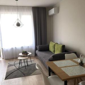 *HOT* Main Square Brand New Luxury Apartment