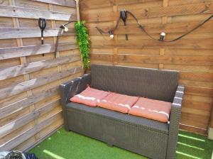 F2 50m de la mer avec parking privé