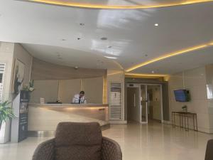 Grace Residences Pool View Free Wi-Fi near BGC and McKinley 2050