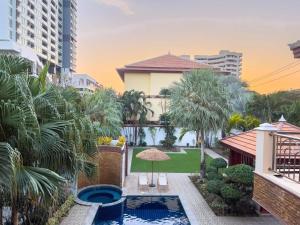 PANDA Pool Villa 芭提雅潘达之家