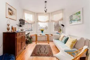 Lovely 1 bed with large terrace - London