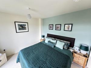 The Cosy Retreat - Part of the The Bay Filey Holiday Village with pool, gym and direct beach access, pub, restaurant, tennis and meadows walks