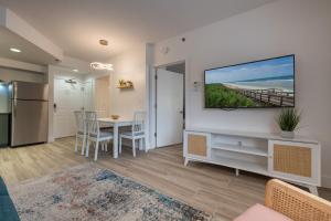 Pool view apartment near Epic Universe and Universal Studios