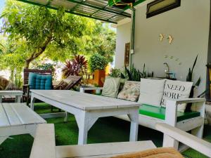 Jigsaw Cafe & Resort